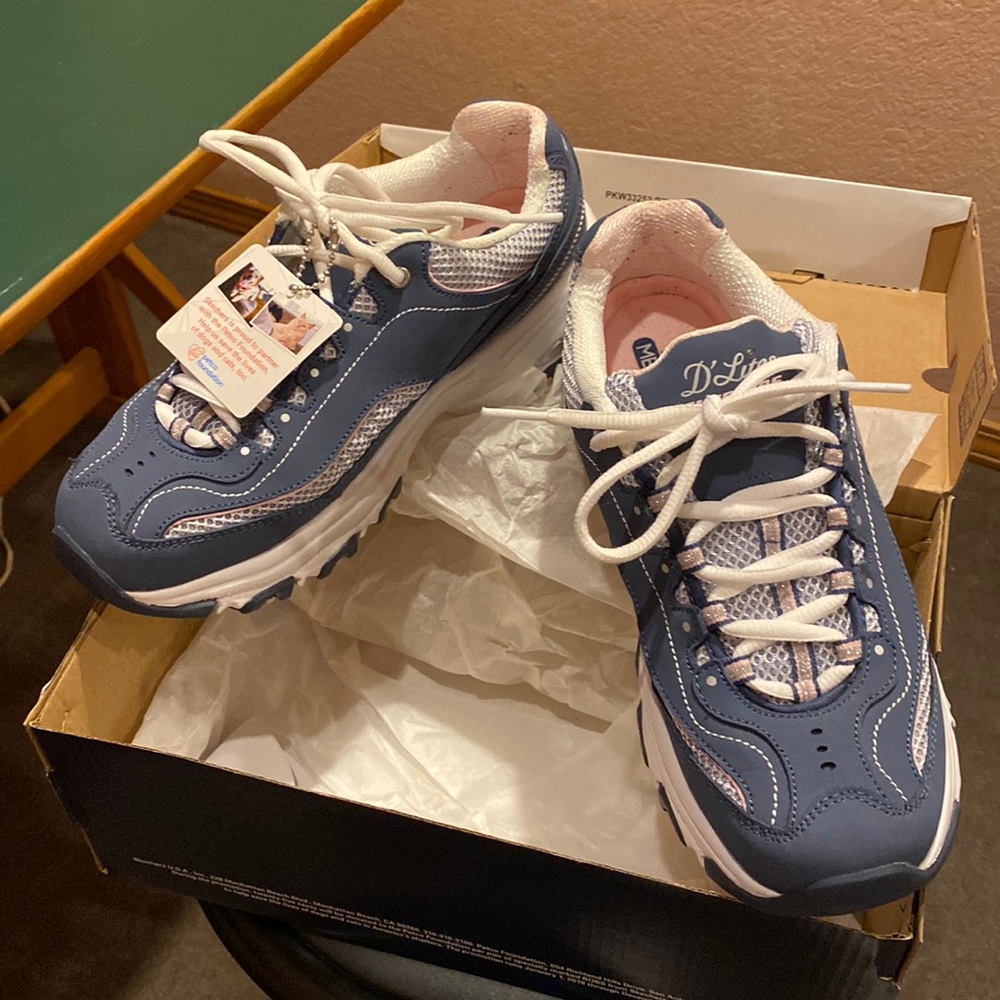 Skechers Air Cooled Memory Foam sneakers. Used twice and ready for a new home.